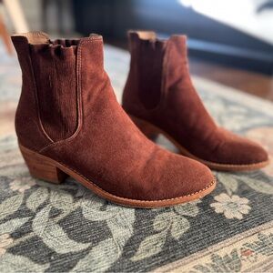 Huma Blanco Cheche Chelsea Bootie, brown, SIZE 8.